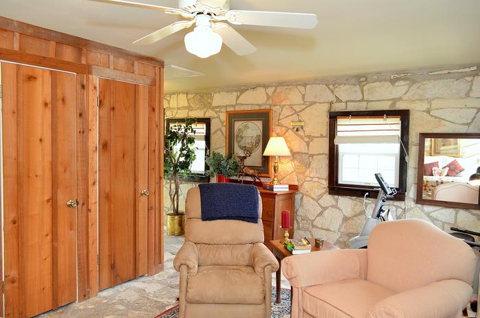 Guest House Scene Listing photo 17