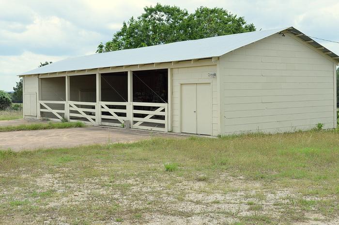 4-Car Garage Listing photo 18