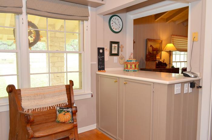 Kitchen Serving Bar Listing photo 8